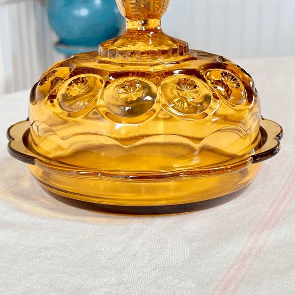 Vintage L.E. Smith Art Glass Round Butter Dish # 4209 Moon and Stars in Amber - Picture 2 of 5